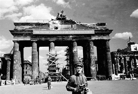 Brandenburg Gate From The West 1945 1990 Flickr