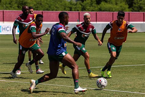 Fluminense chega a 13 jogos sem vencer clássicos e iguala pior