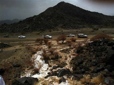 مدني نجران يدعو لأخذ الحيطة والحذر في ظل التقلبات الجوية والأمطار