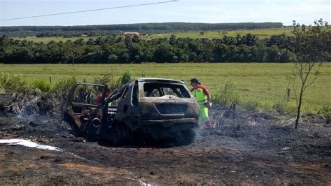 Voz De Ilha Grande Carro Ocupado Por Cocalenses Pega Fogo Ap S