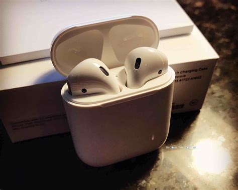 Review: Apple Airpods and Unboxing