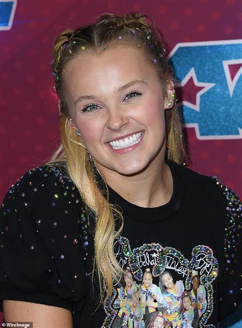 Jojo Siwa Gets Coffee Before Supporting Girl Group Xomg Pop At America