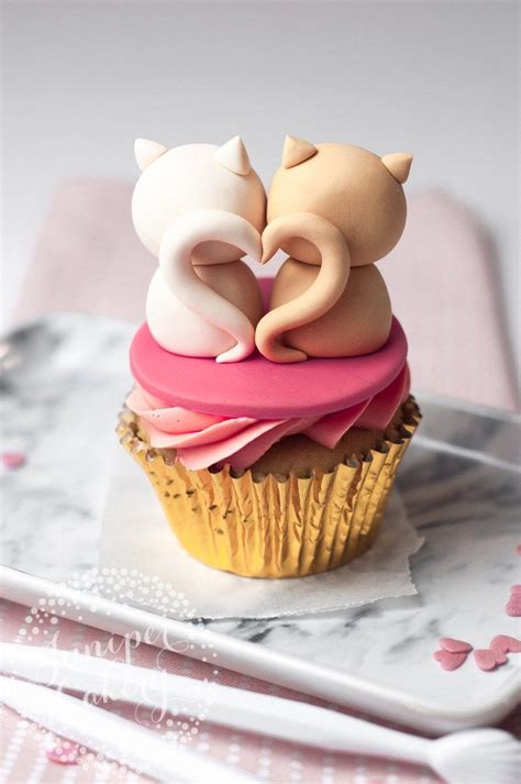 Decorate Cute Cat Cupcakes For Valentines With This Easy Tutorial From