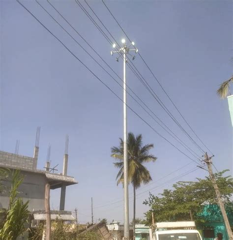 W Steel Coting Metre High Mast Pole For Highway At Best Price