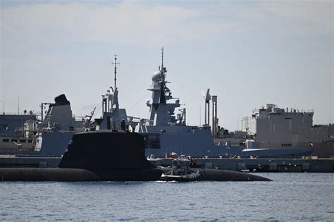 Var Un Navire Militaire Quitte Toulon Pour Le Liban Pour L Ventuelle