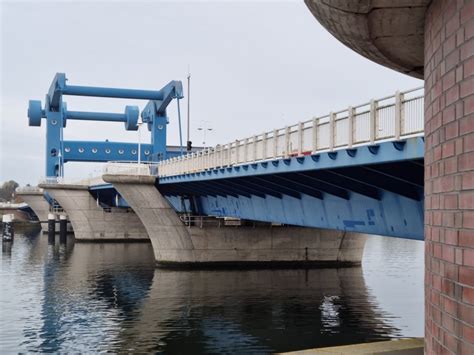 Kapitän betrunken Frachtschiff kollidiert mit Peenebrücke Wolgast