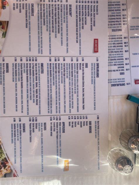 Menu at La Playa pub & bar, Los Barriles