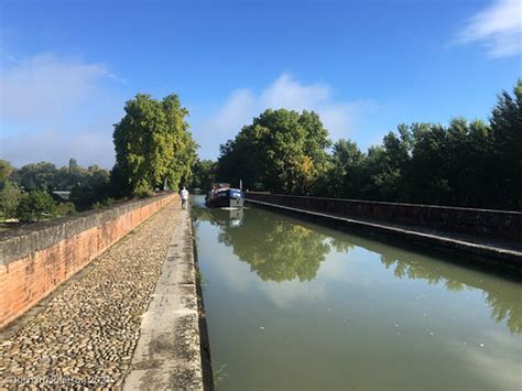 Canal De Garonne Crossing The River Tarn On The Pont Canal Flickr