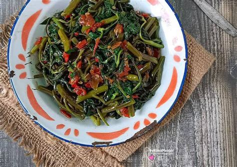 Resep Tumis Kangkung Bumbu Terasi Oleh Yuliana Menjoi Cookpad