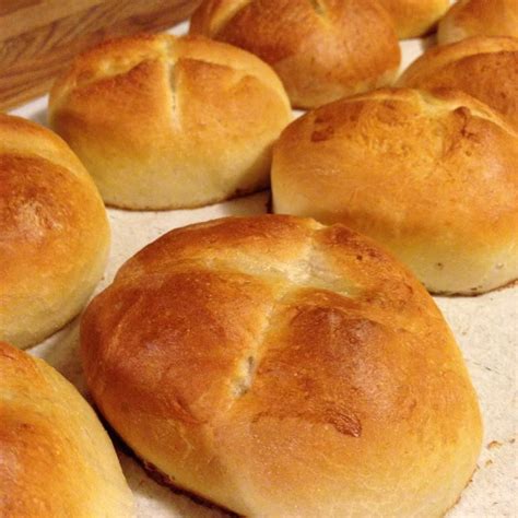 German Brotchen Rolls Recipe Recipes Brotchen Recipe Food