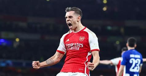 David Raya S Heroics See Arsenal Sneak Into Champions League Quarters