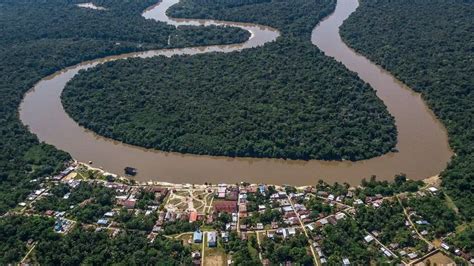 Iquitos Miles de personas se movilizan en defensa del río Nanay