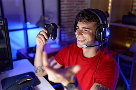 16000 Male Streamer Pictures