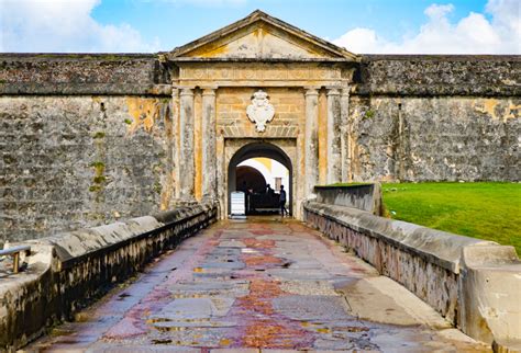 A Guide to Visiting El Morro, the Historic Fort in San Juan, Puerto ...