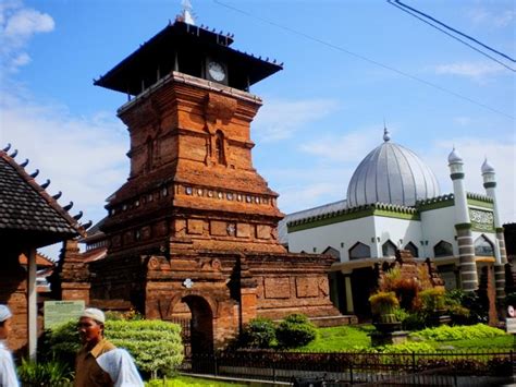 Menara Kudus Landmark Ikonik Dan Bersejarah Di Kudus Yuk Piknik