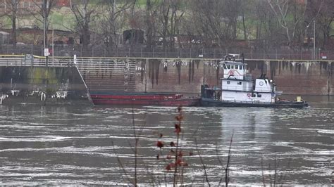 Towboat Marquette Hilltopper Locking Barges At Montgomery Lock And Dam Youtube