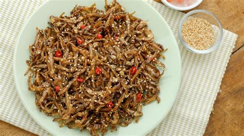 This Crunchy, Sweet and Spicy Dilis Recipe Is So Addicting!