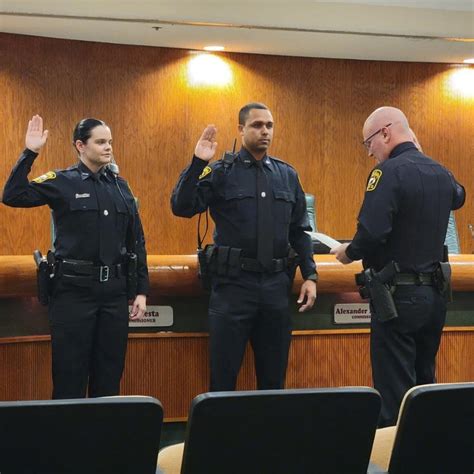 Apopka Police Department Swears In Two More Officers The Apopka Voice