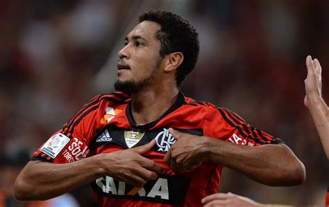 Lembra Dele Hernane Brocador Ex Flamengo O Novo Refor O Do