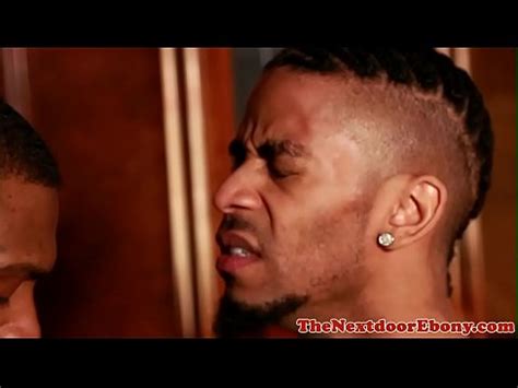 Buff ébano gay hunks anal A la mierda después de jugar al billar XVIDEOS