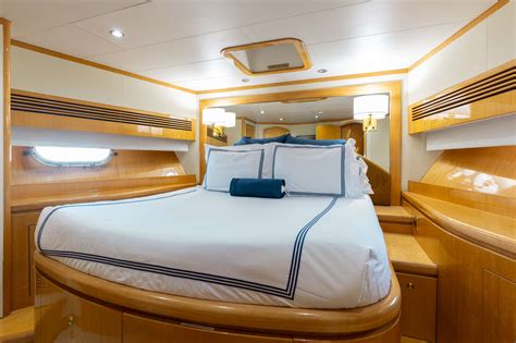 VITESSE Yacht Charter Details, Hargrave | CHARTERWORLD Luxury Superyachts