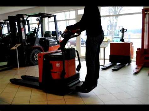 wózek paletowy BT 2000 kg 2004 r. - YouTube