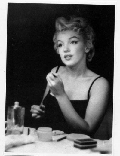 Marilyn MonroeMaking Up BackstageClose Up Marylin Monroe Marilyn