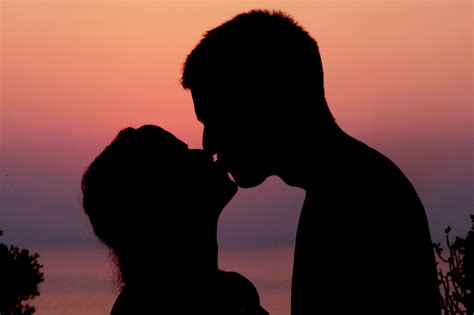 Il 6 Luglio Si Celebra La Giornata Del Bacio Tutti I Benefici Oltre Il