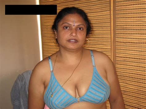 Nude Mallu Desi Indian Aunty Showing Hot Boobs And Pussy Teacher Loves Big Cocks