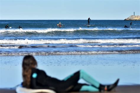 Mar del Plata 12 meses para la práctica de surf y stand up paddle