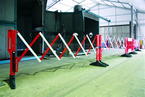 Portable Expanding Barrier Plastic