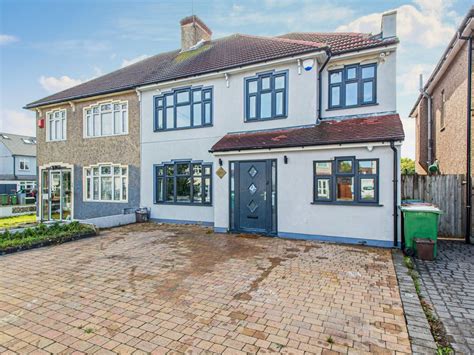 6 Bed Semi Detached House For Sale In Hythe Avenue Bexleyheath Da7