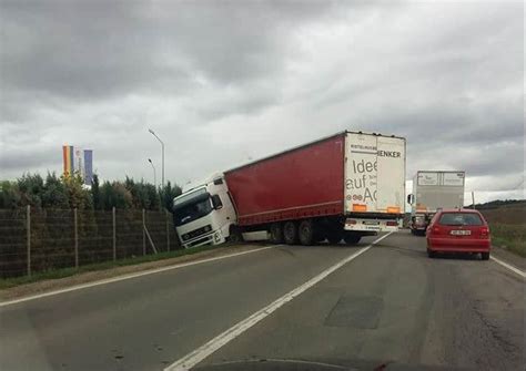 FOTO Trafic îngreunat pe DN 1 în zona localității Oiejdea din cauza