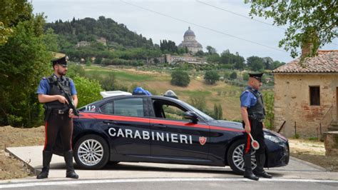 Capaccio I Carabinieri Della Locale Stazione Hanno Eseguito Un