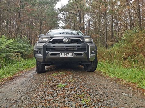 Toyota Hilux 4wd Sr5 Cruiser Wide Track Review Nz Tarmac Life