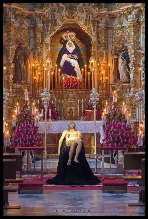 Momentos del besapies al Santísimo Cristo de la Caridad de la Muy