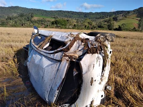 Carro sai de pista e capota na SC 114 entre Taió e Salete Rede Web TV