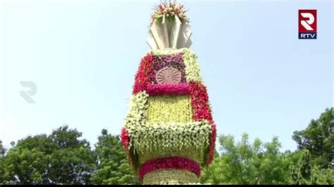 Cm Kcr Pay Floral Tribute To Telangana Martyrs At Martyrs Memorial Gun