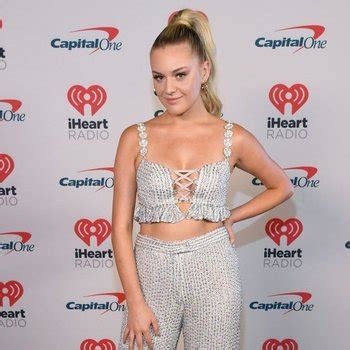 Kelsea Ballerini Babe Page Watch This Musician On Freeones