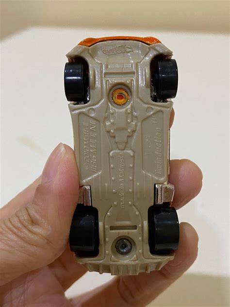 Hot Wheels Twinduction Looney Tunes Hobbies Toys Toys Games On Carousell