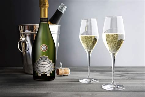10 famous drinks you can have in a casino - About Time Magazine
