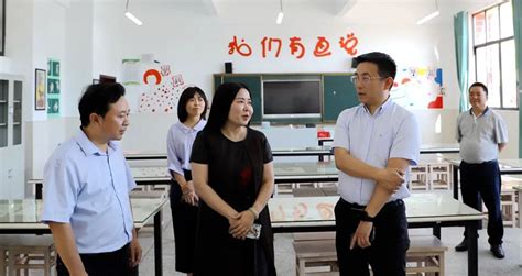 市教委副主任李劲渝一行到我县检查指导开学工作秀山土家族苗族自治县人民政府