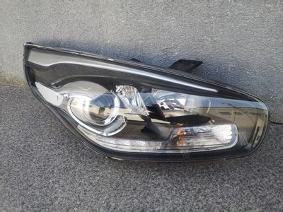 KIA CARENS IV 4 REFLEKTOR PRAWY SOCZEWKA Z LED 12129989208