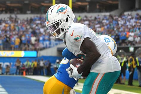 Tyreek Hill Player Props Betting Lines Odds And Picks For Dolphins Vs Patriots