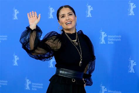 Salma Hayek Celebrates Her 56th Birthday Showing Her Beach Body In A Stunning Red Bikini Marca