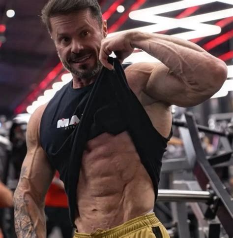 Saiba Quem é Renato Cariani Influencer Fitness Alvo Da Pf