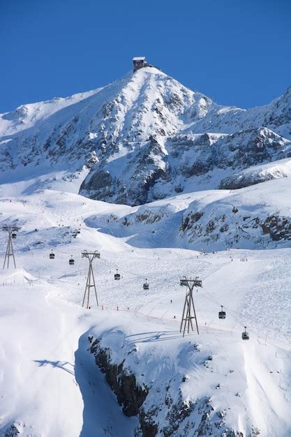 Sc Ne Hivernale La Station De Ski Enneig E D Alpe Dhuez Is Re En