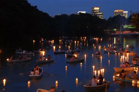 Tokyos Imperial Palace To Hold Floating Lantern Ceremony For First