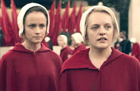 Elisabeth Moss Was Very Sad Alexis Bledel Left The Handmaids Tale