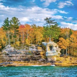 Top 5 Best Places to See the Michigan Fall Colors | Treadstone Funding